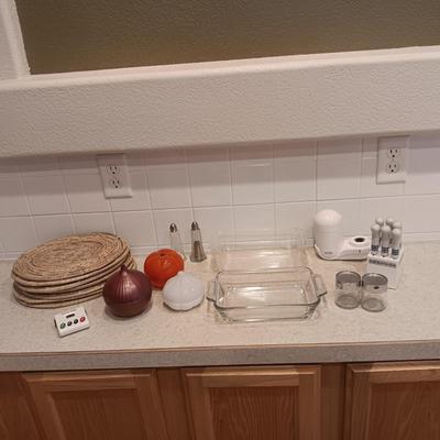 MISC KITCHEN ITEMS