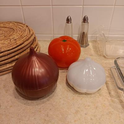 MISC KITCHEN ITEMS