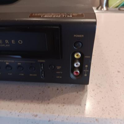 SYMPHONIC COMBO VHS & DVD PLAYER W/REMOTE