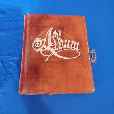 ANTIQUE VELVET ALBUM BOOK FILLED WITH ANTIQUE PICTURES