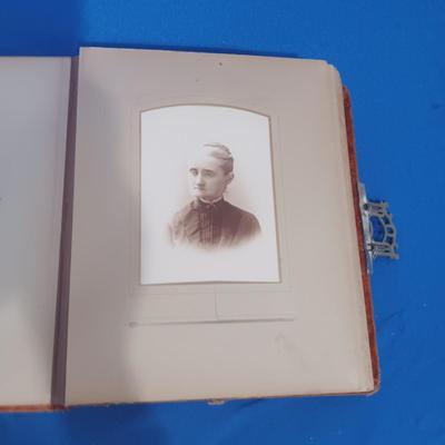 ANTIQUE VELVET ALBUM BOOK FILLED WITH ANTIQUE PICTURES