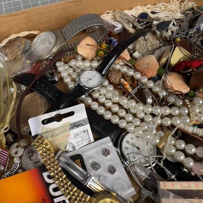 Tray of Jewelry JUNK Drawer Cleaner. 