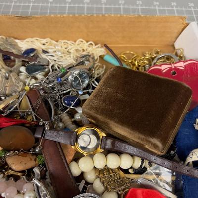 Tray of Jewelry JUNK Drawer Cleaner. 