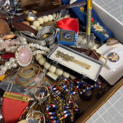 Tray of Jewelry JUNK Drawer Cleaner. 