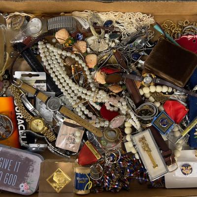 Tray of Jewelry JUNK Drawer Cleaner. 