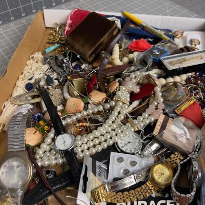 Tray of Jewelry JUNK Drawer Cleaner. 