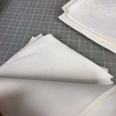 VINTAGE - Lost art for Linen and Cotton NAPKINS 