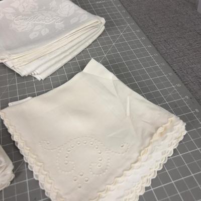 VINTAGE - Lost art for Linen and Cotton NAPKINS 