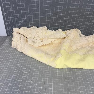 Vintage Yellow Table Cloth with Lace Edges. 