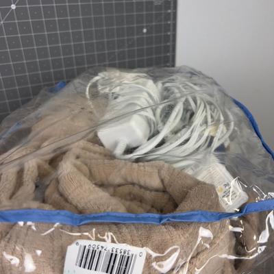 2 Queen Size Electric Blankets with Controls 