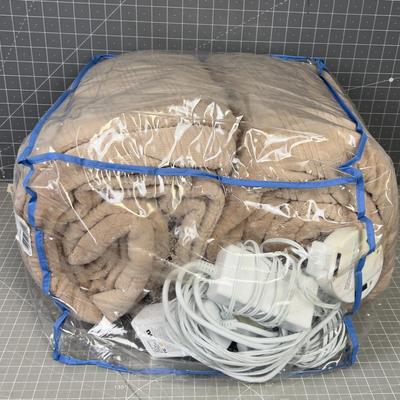 2 Queen Size Electric Blankets with Controls 