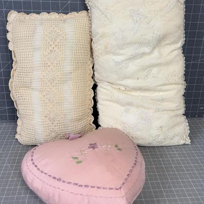 Pillows: Crochet Satin and Lace 