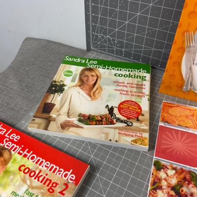 Mormon Moms in the Kitchen COOK BOOKS