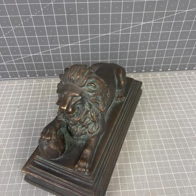 Lion Statue Resin 