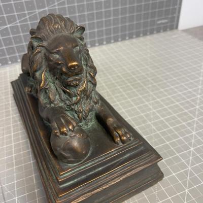 Lion Statue Resin 