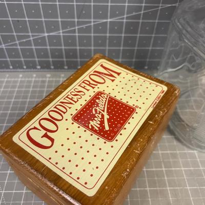 Jar and Mrs. Fields Recipe Box