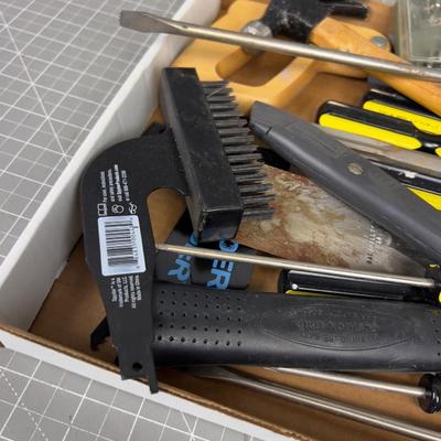 Hand Tools, Hammer, Saw, Screw Drivers 
