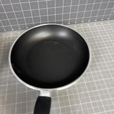 2 Frying Pans 