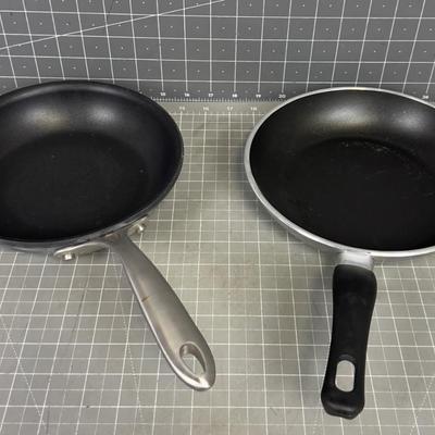 2 Frying Pans 