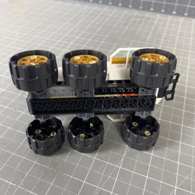 Lego #60225 "Rover Testing Drive" 