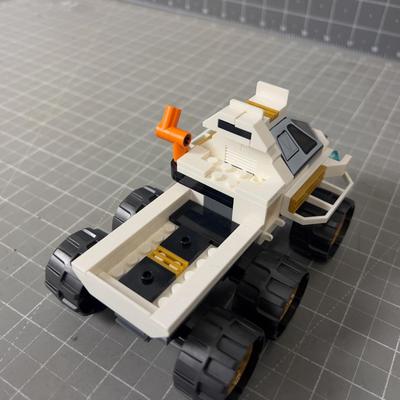 Lego #60225 "Rover Testing Drive" 