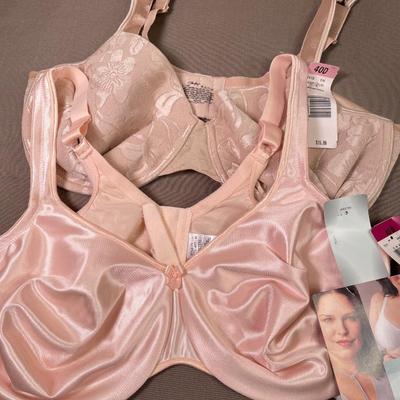 2 Bras Vanity Fair and Playtex 40D