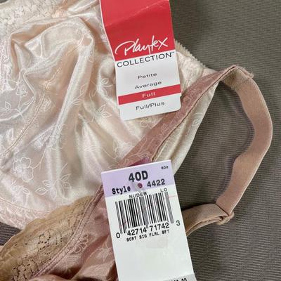 2 Playtex 40D full figure underwire bras