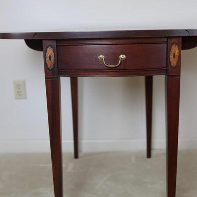 HICKORY CHAIR Mahogany Drop-Leaf Pembroke Table