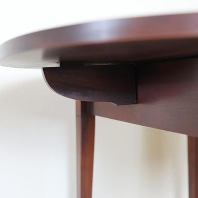 HICKORY CHAIR Mahogany Drop-Leaf Pembroke Table