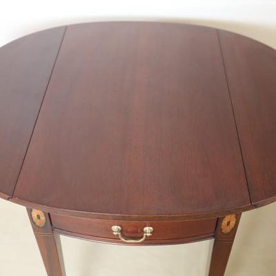 HICKORY CHAIR Mahogany Drop-Leaf Pembroke Table