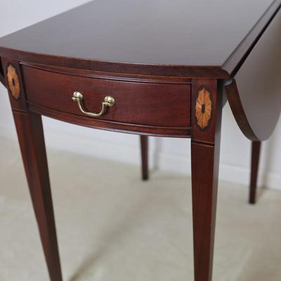 HICKORY CHAIR Mahogany Drop-Leaf Pembroke Table
