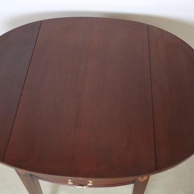 HICKORY CHAIR Mahogany Drop-Leaf Pembroke Table