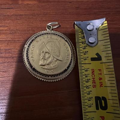 Vintage 1975 Panama 100 Balboa Gold Coin Pendant
