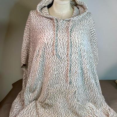 Coco + Carmen Pullover Hoodie taupe/cream
