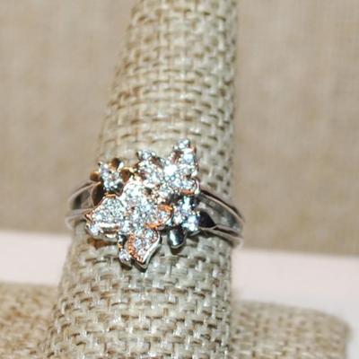 Size 9 Marked .925 Two-Tone Ring with 4 Butterflies on a Double Silver Band (3.2g)