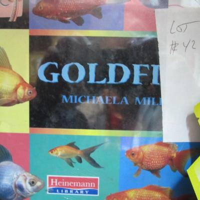 Goldfish Book & Accessories Plastic Tank (See all pictures)