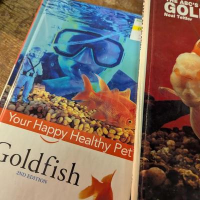 Goldfish Book & Accessories Plastic Tank (See all pictures)