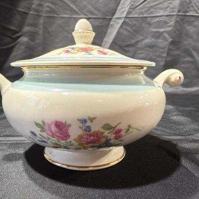 Eggshell Nautilus Sugar & Creamer China Set