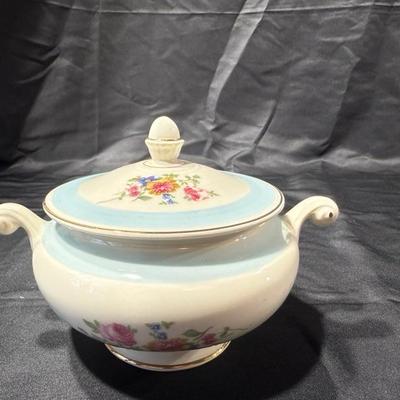 Eggshell Nautilus Sugar & Creamer China Set