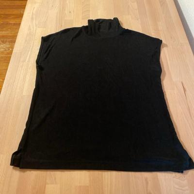 Lot of 8 Women's Petite Size Small Dress Shirts – Elegant and Versatile