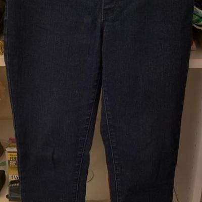 Stylish Women's Jeans, Leggings and Pants Collection