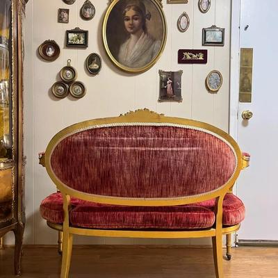 Antique French Louis XVI style Gold Wooden Red Velvet Settee/Sofa