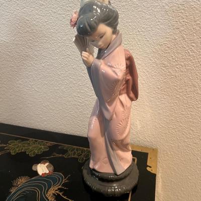 Lladro Geisha Girl