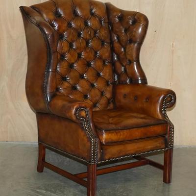 PAIR OF BROWN LEATHER THOMAS CHIPPENDALE CHESTERFIELD TUFTED WINGBACK ARMCHAIRS