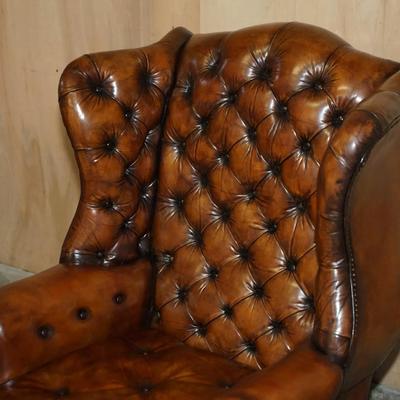 PAIR OF BROWN LEATHER THOMAS CHIPPENDALE CHESTERFIELD TUFTED WINGBACK ARMCHAIRS