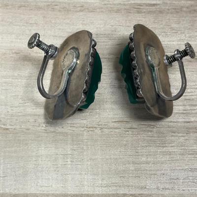 Vintage Mexican green onyx screw back earrings