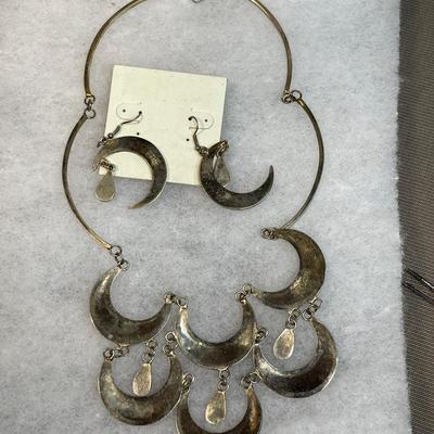 Alpaca necklace and earrings set