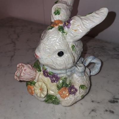 Rabbit tea pot