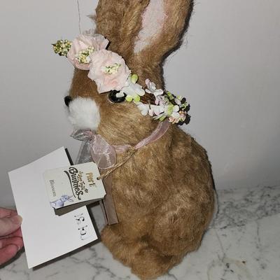 Rabbit decor piece