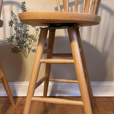Set of Two Wooden Swivel Barstools (DR-DZ)
